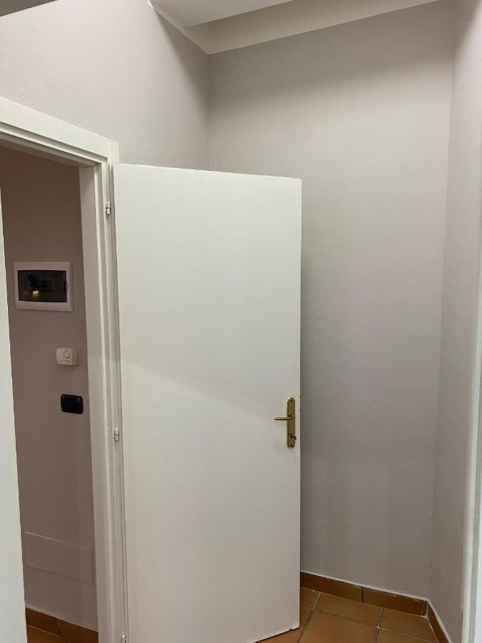 Cozzi Apartment Милано Екстериор снимка